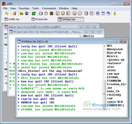 Tela do programa mIRC, usado para se conectar ao "IRC" e conversar na época. (Foto: Snapfiles.com)